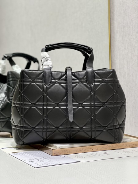 Handbag  Dior  1188 size  37×43× 22 cm