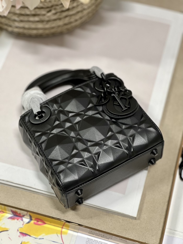 Handbag Dior 9035 size 12×10.2×5 cm 