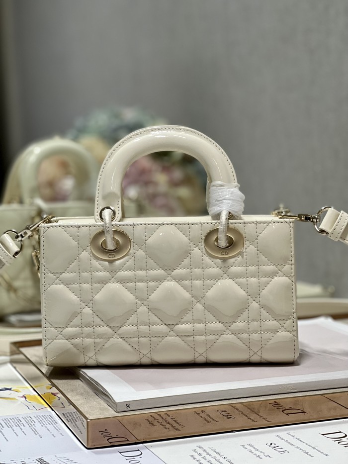 Handbag  Dior  0540 size 22.5×6×11.5 cm