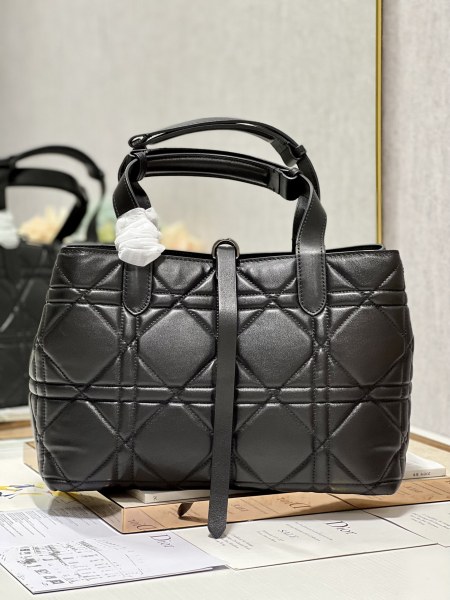 Handbag  Dior 1188  size 30×36×15 cm