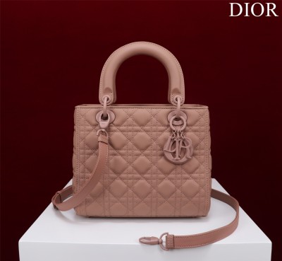Handbag  Dior M0565 size 32*24*12 cm