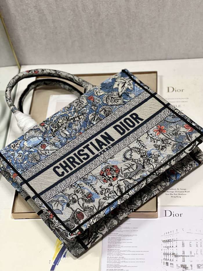  Handbag  Dior 1286 size 36×28 cm 