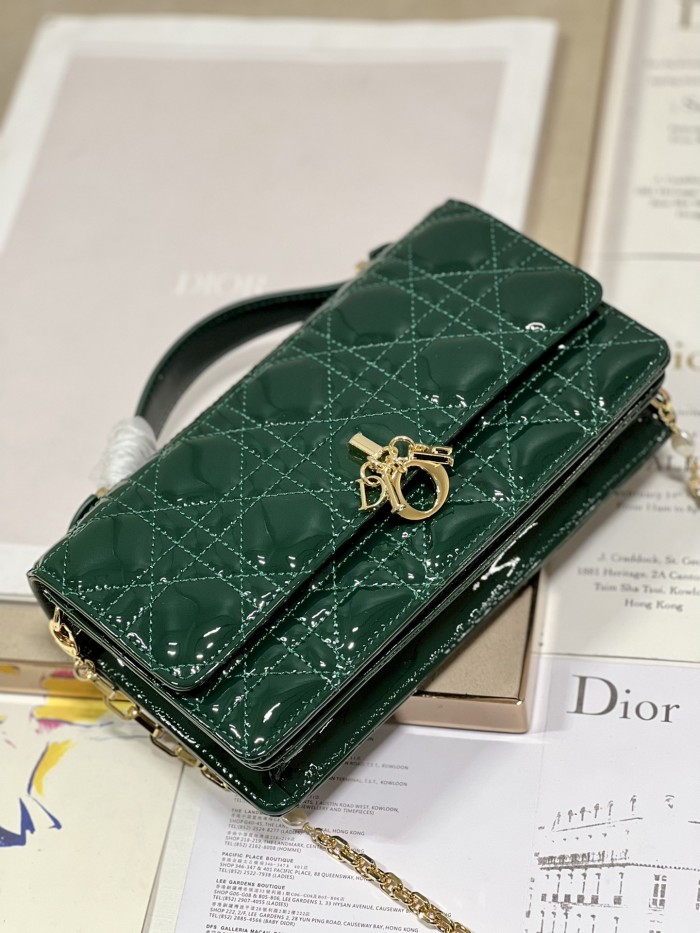 Handbag  Dior  0980 size 21 x 11.5 x 4.5 cm