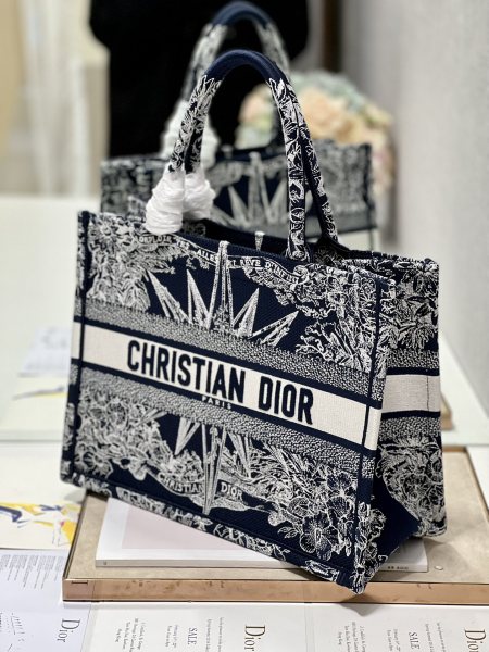 Handbag  Dior 1286 size 36×28 cm