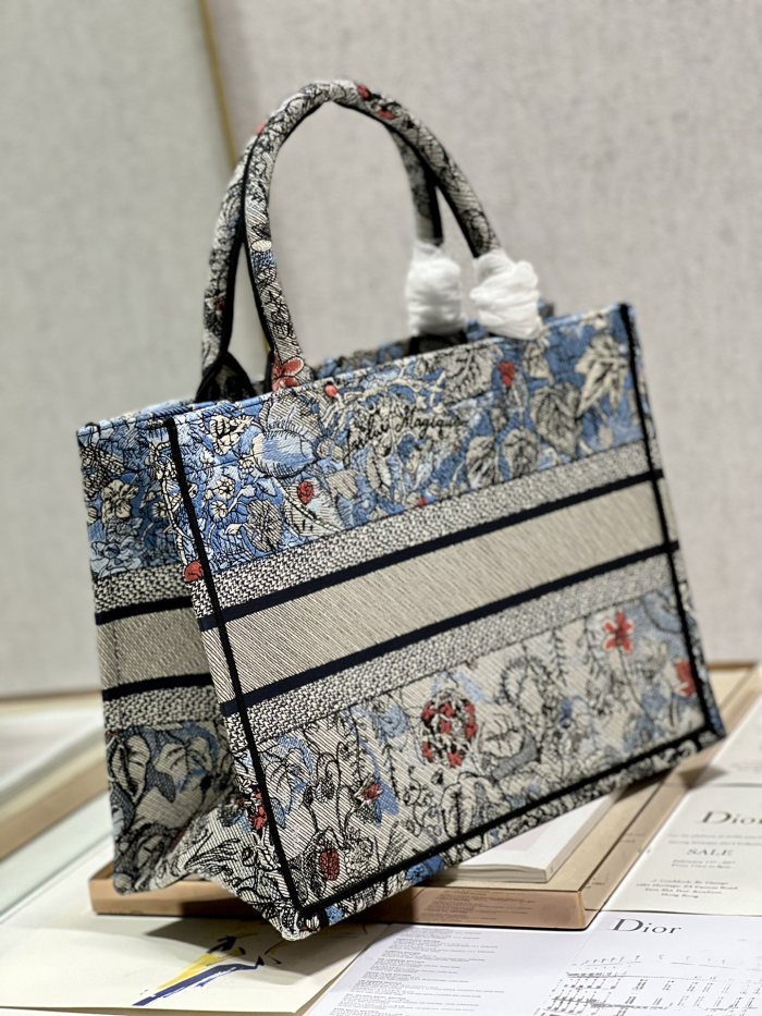  Handbag  Dior 1286 size 36×28 cm 