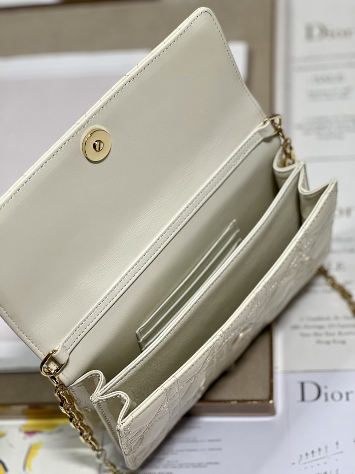 Handbag  Dior  0980  size 21 x 11.5 x 4.5 cm