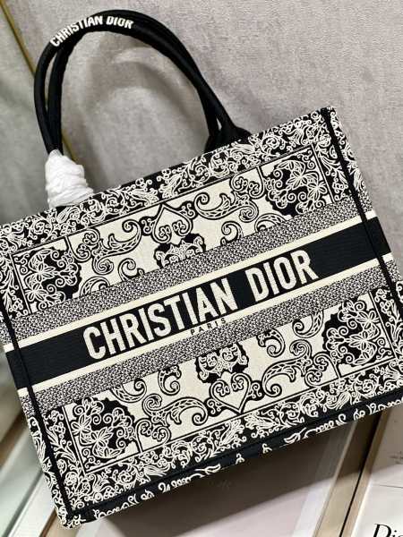  Handbag  Dior 1286 size 36×28 cm