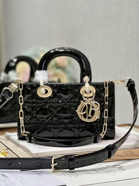 Handbag  Dior  0540  size 22.5×6×11.5 cm