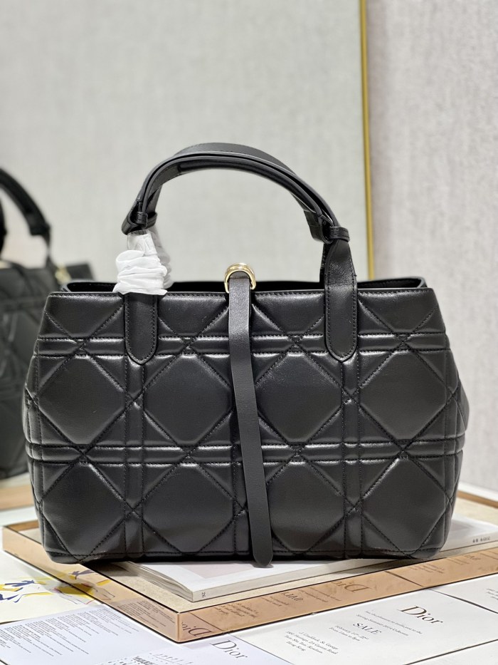 Handbag  Dior 1188 size  30×36×15 cm