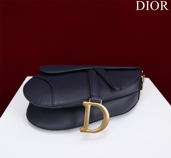 Handbag  Dior  M0446  size 19.5*16*6.5 cm