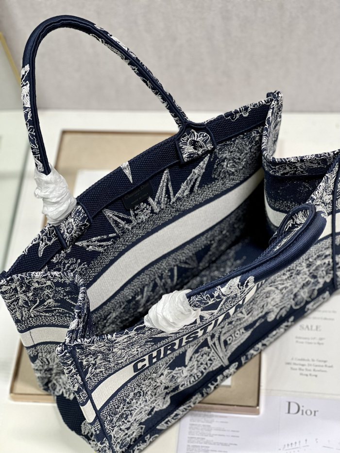 Handbag  Dior 1286 size 36×28 cm