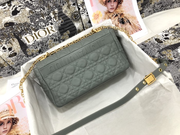 Handbag  Dior M9242 size 25.5 x 15.5 x 8  cm
