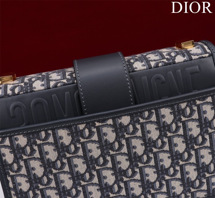 Handbag  Dior size  24*17*8 cm