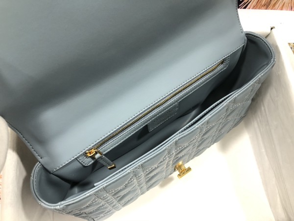 Handbag  Dior  M9243 size 28*17*9  cm