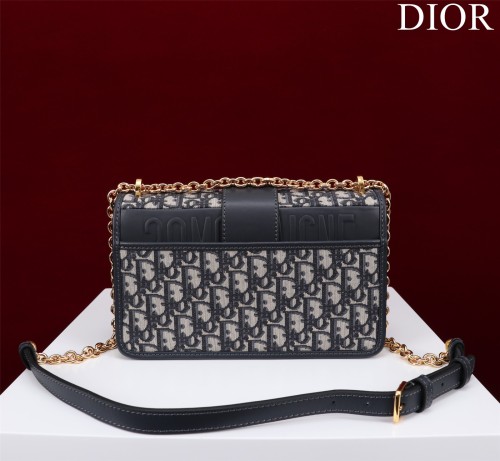 Handbag  Dior size 25x15x8 cm