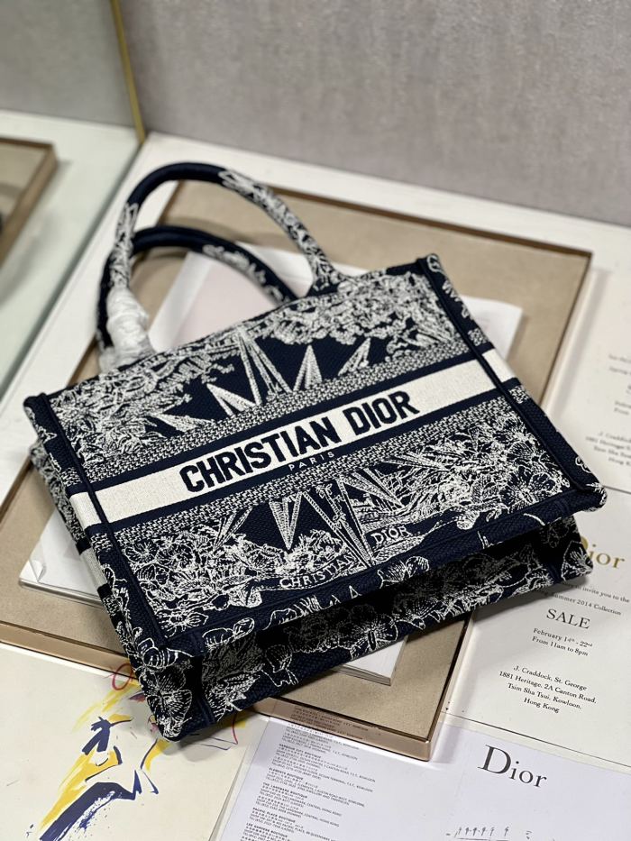 Handbag  Dior  1265 size 26.5×21×14 cm 