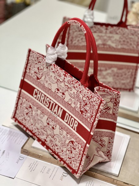  Handbag  Dior 1286 size 36×28 cm