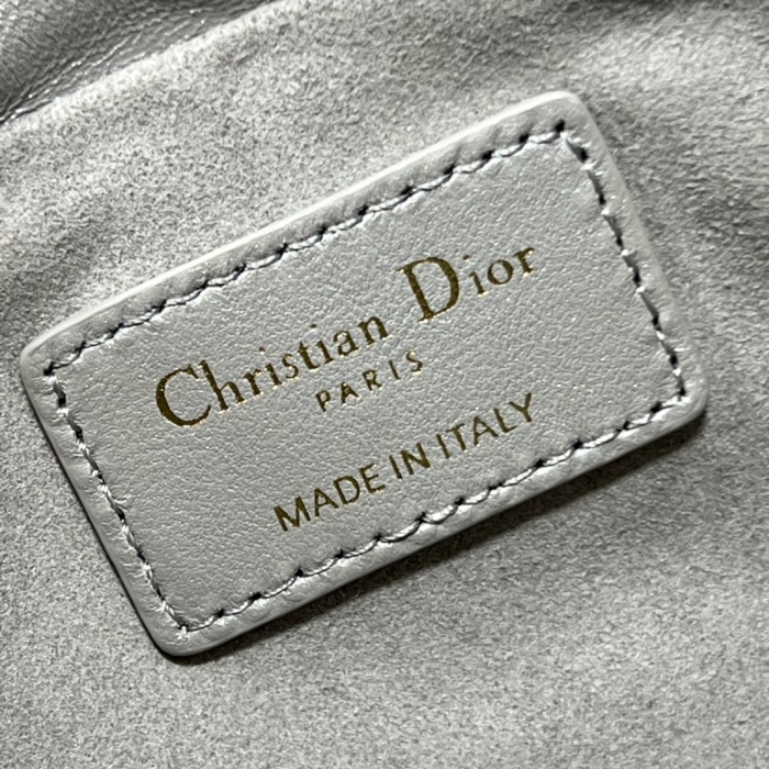 Handbag Dior  0981 size  19 x 13 x 5  cm