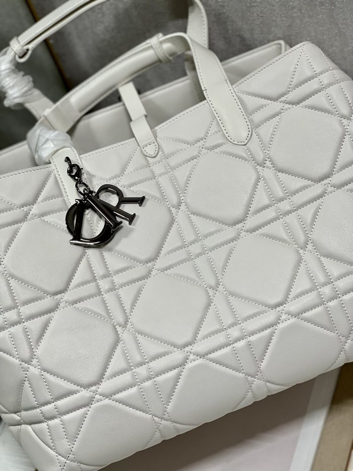 Handbag  Dior  1188 size 37×43×22 cm