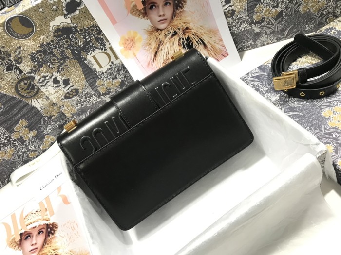  Handbag  Dior  M9203  size  24 x 17 x 8 cm