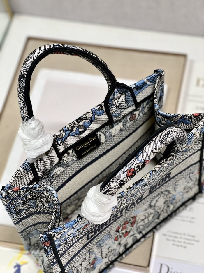  Handbag  Dior 1265 size 26.5×21×14 cm 