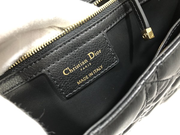 Handbag  Dior M9243  size  28*17*9  cm