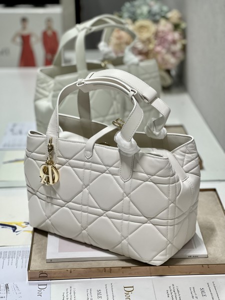 Handbag  Dior 1188  size 30×36×15 cm