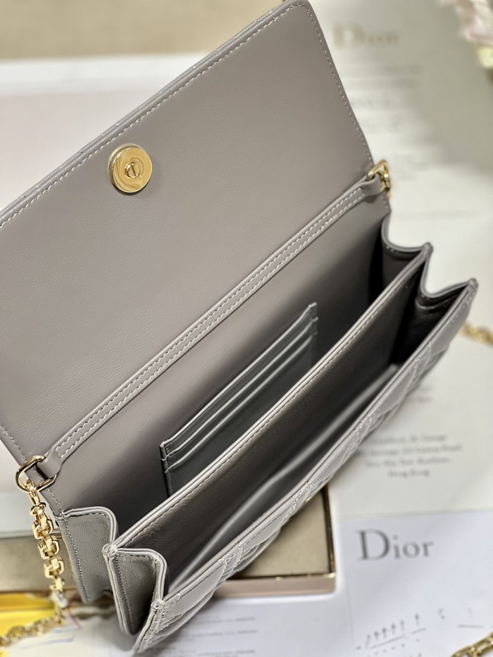 Handbag  Dior 0980 size 21 x 11.5 x 4.5 cm 