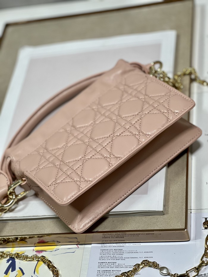 Handbag Dior 0981 size  19 x 13 x 5  cm