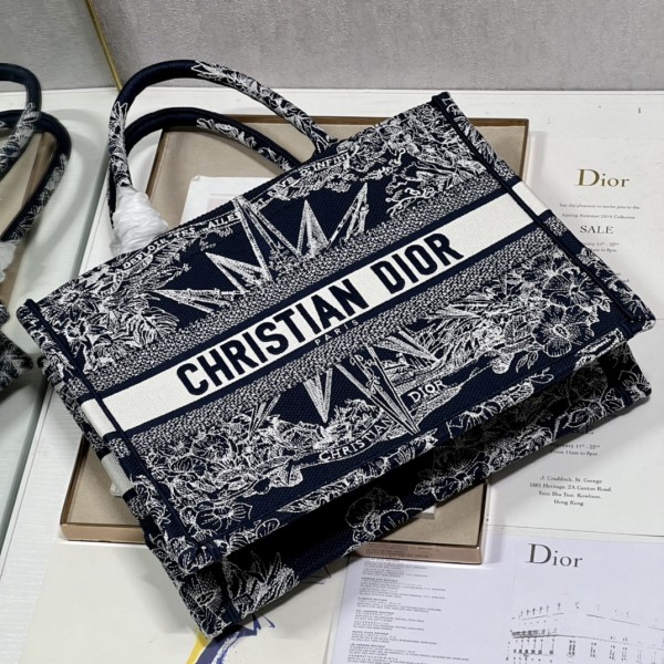 Handbag  Dior 1286 size 36×28 cm