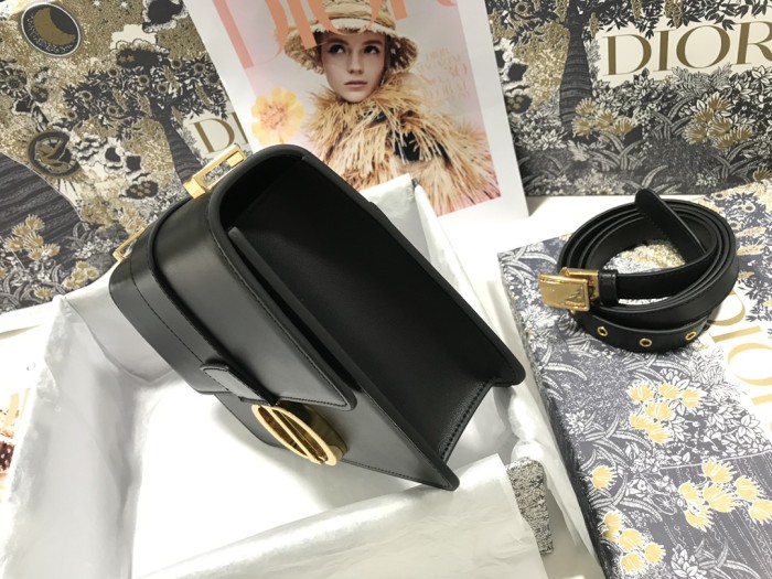  Handbag  Dior  M9203  size  24 x 17 x 8 cm