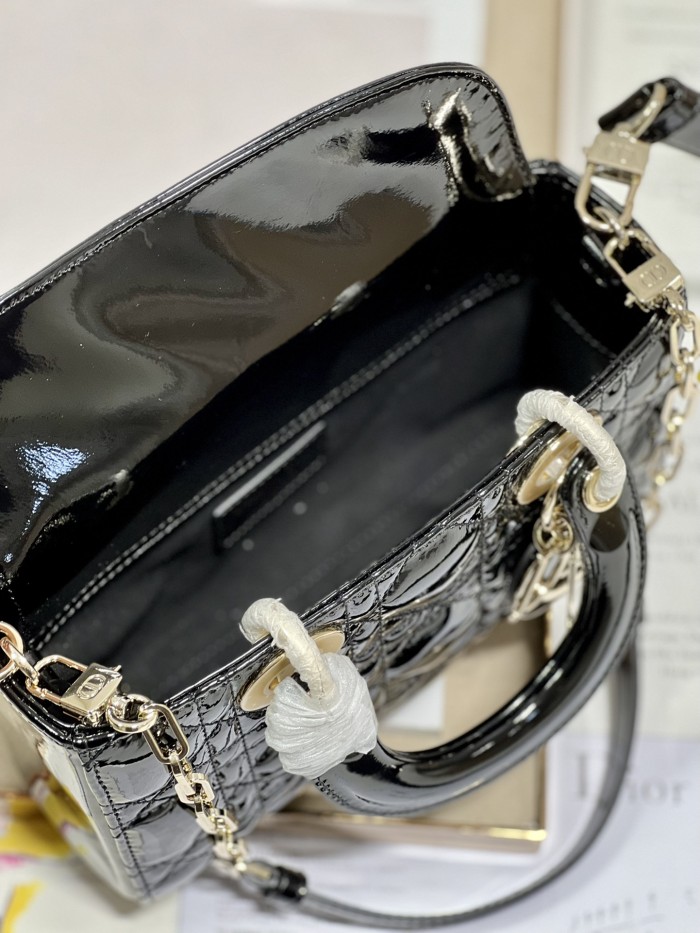 Handbag  Dior  0540  size 22.5×6×11.5 cm