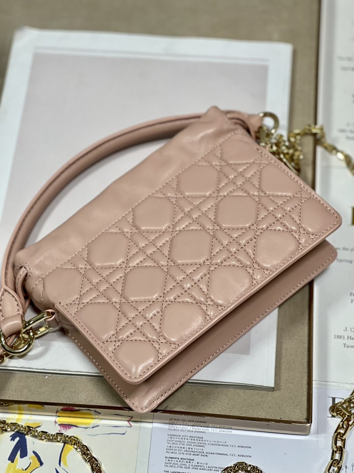 Handbag Dior 0981 size  19 x 13 x 5  cm