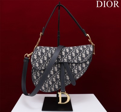 Handbag  Dior M0446 size 19.5*16*6.5 cm