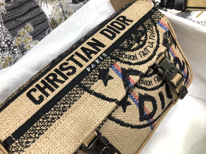 Handbag  Dior  M1241  size 23 x 15 x 8  cm