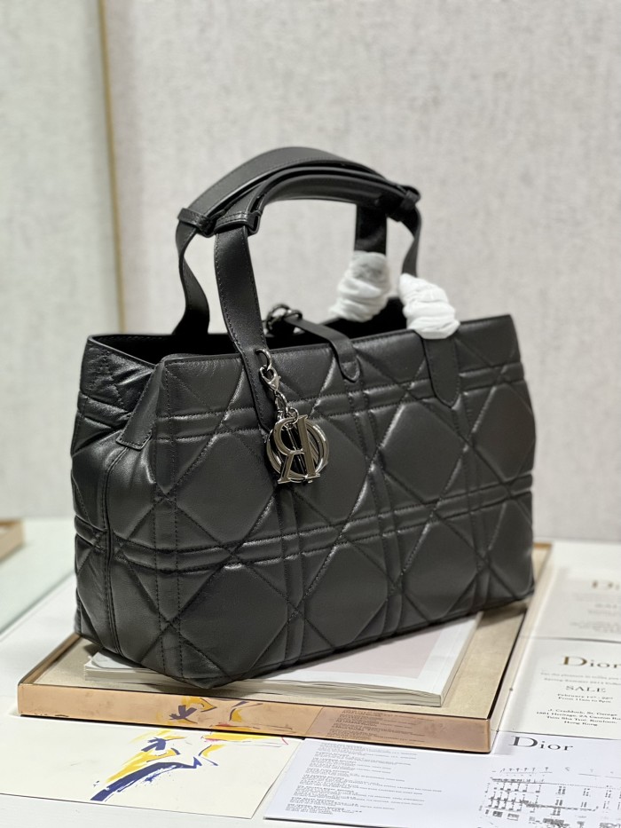 Handbag  Dior 1188  size 30×36×15 cm
