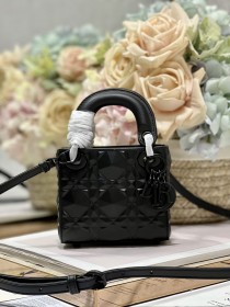 Handbag Dior 9035 size 12×10.2×5 cm 
