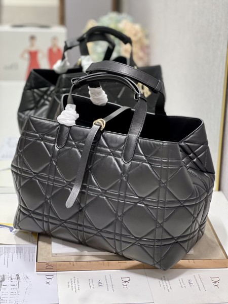 Handbag  Dior 1188 size 37×43×22 cm