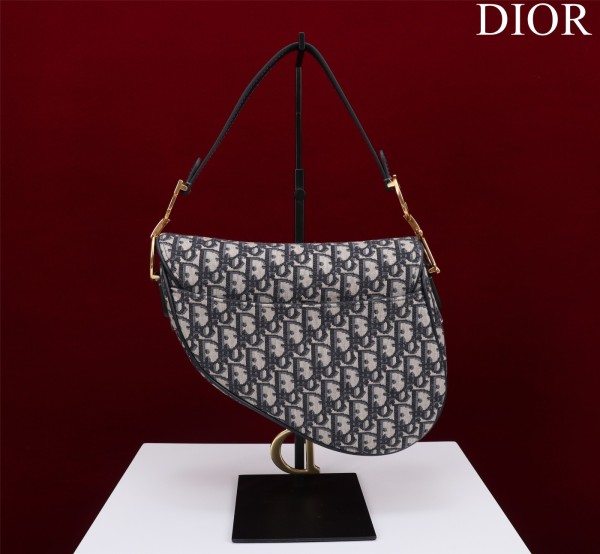 Handbag  Dior M0446 size 19.5*16*6.5 cm