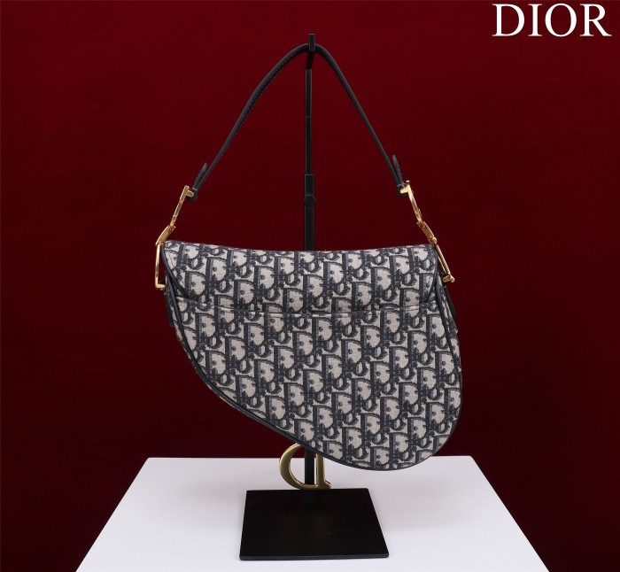 Handbag  Dior M0446 size 19.5*16*6.5 cm