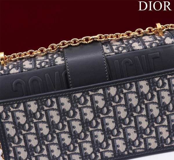 Handbag  Dior size 25x15x8 cm