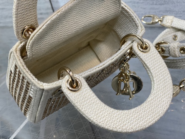 Handbag  Dior  size 12*10*5 cm