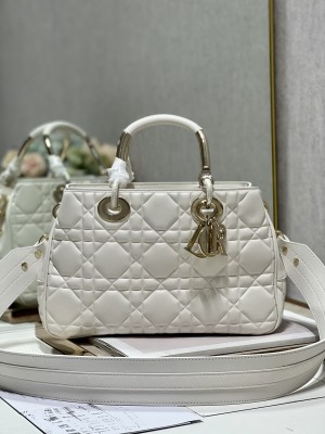  Handbag  Dior 1202 size  31×31×11 cm