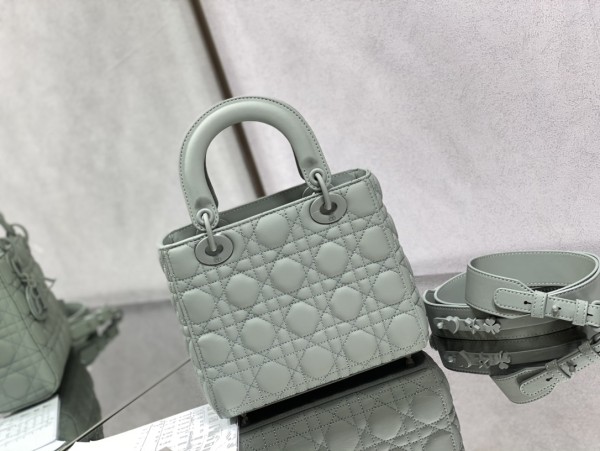 Handbag  Dior size 20 cm