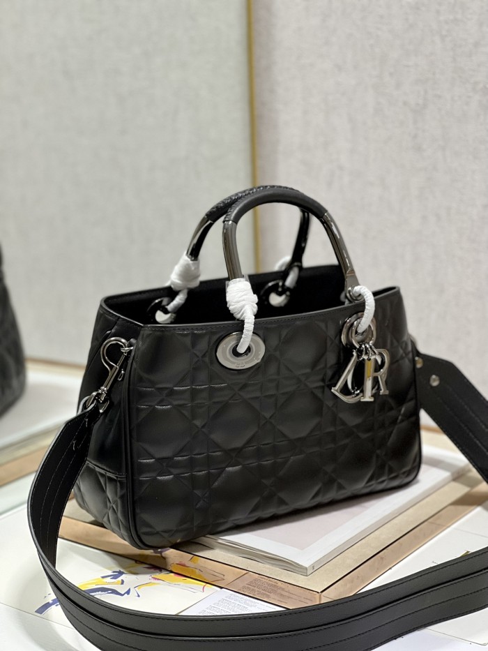  Handbag  Dior 1202  size 31×31×11 cm