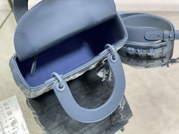 Handbag  Dior  size  20 cm