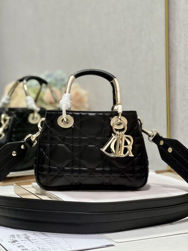 Handbag  Dior 1202 size 23×26×8 cm