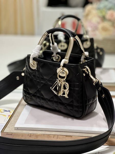 Handbag  Dior 1202 size 23×26×8 cm