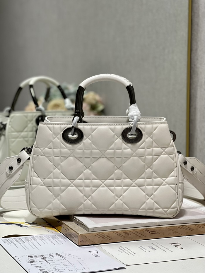  Handbag  Dior 1202 size 31×31×11 cm