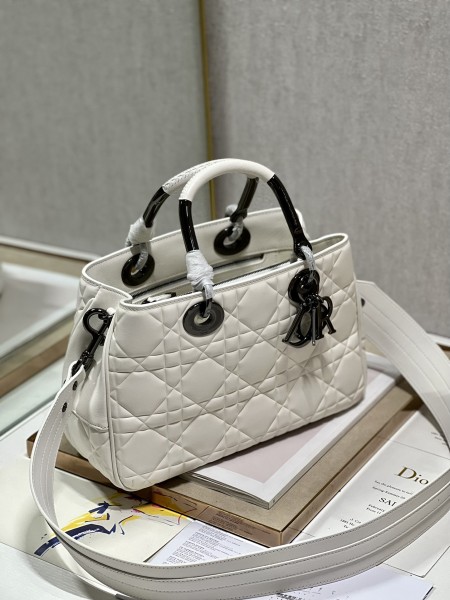  Handbag  Dior 1202 size 31×31×11 cm